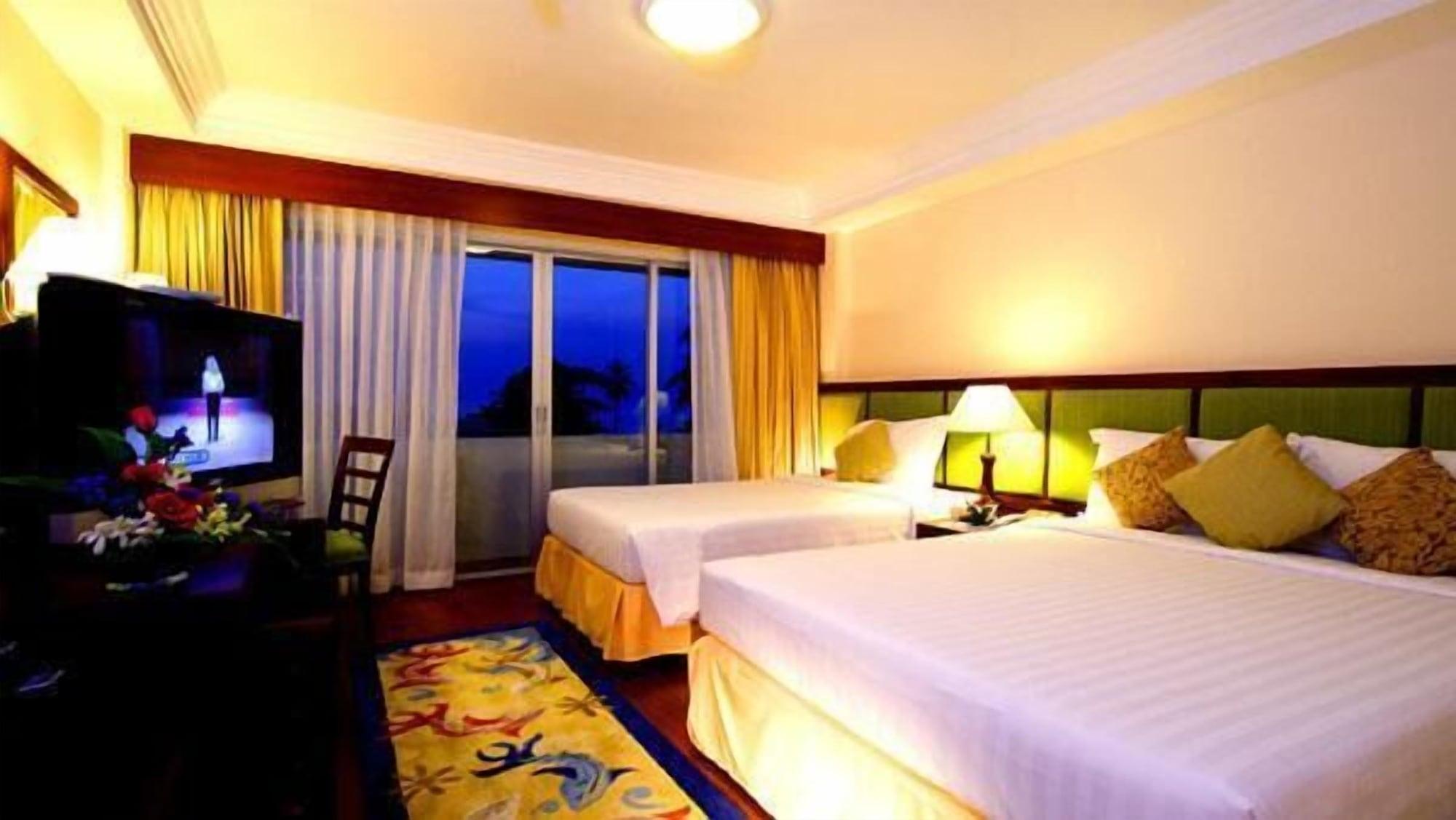 Kalim Resort - SHA Plus Patong Exterior foto